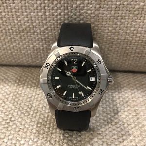 TAG MENS WATCH, black dial rubber band worn 3 time